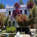 מלון Atrium