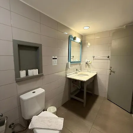 Atrium 3*