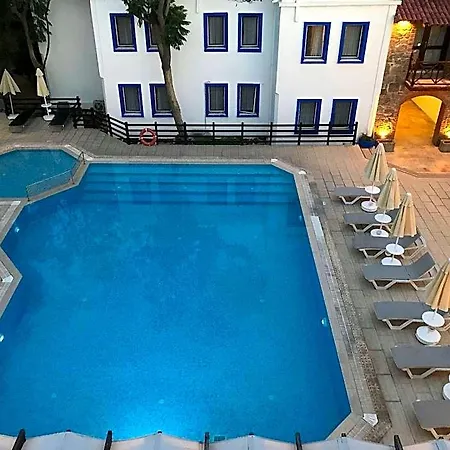 מלון Atrium