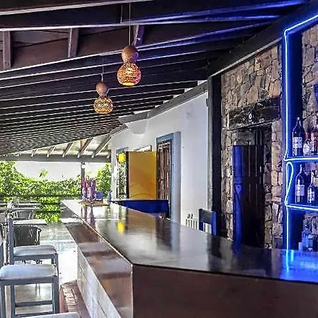 Atrium מלון