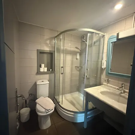 Atrium 3*