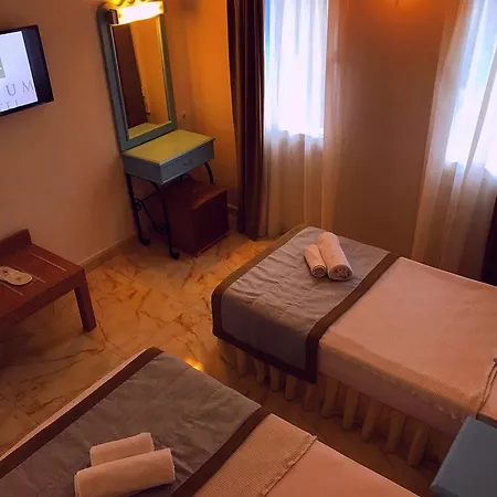 Atrium Hotel 3*
