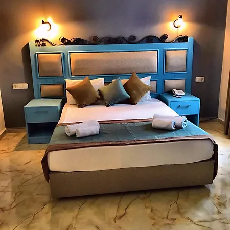 Atrium Hotel